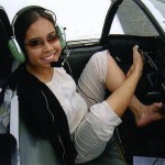 اولین خلبان زن بدون دست