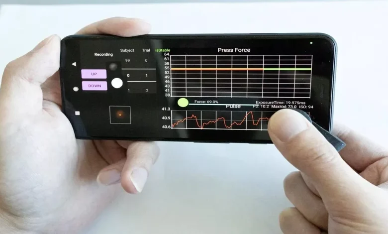 محققان با یک گیره 10 کوچک اندازه‌گیری فشار خون با موبایل را ممکن کردند