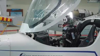 ربات Pibot می‌تواند بهتر از خلبانان انسانی هواپیماها را هدایت کند + ویدیو