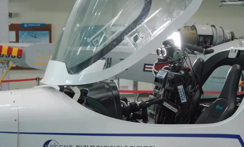 ربات Pibot می‌تواند بهتر از خلبانان انسانی هواپیماها را هدایت کند + ویدیو