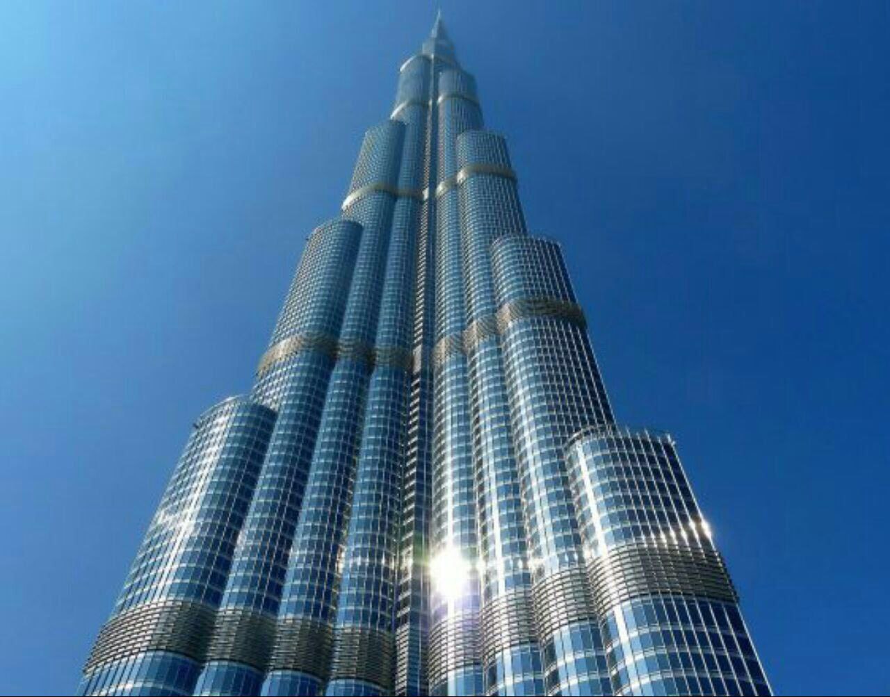 یکی از سخت‌ترین مشاغل دنیا، پاک کردن پنجره های برج خلیفه!!