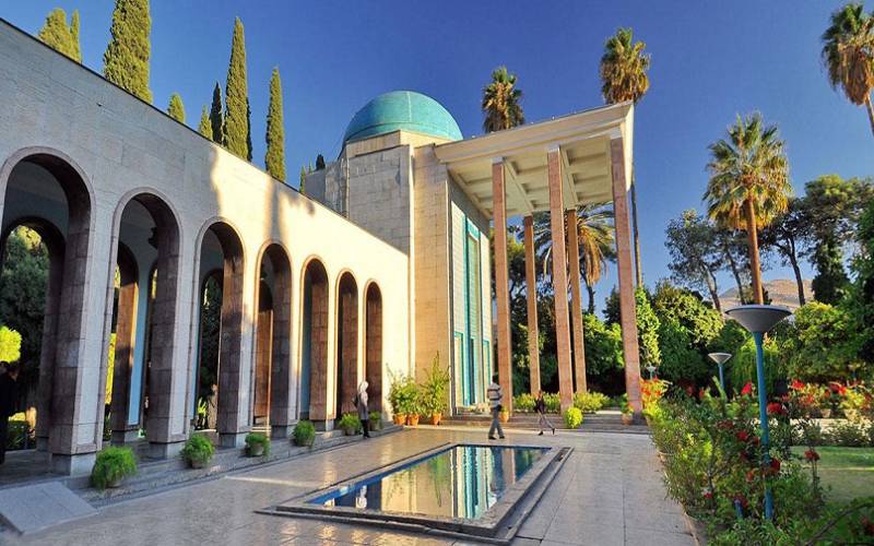 جاهای دیدنی و تفریحات رایگان شیراز؛ راهنمای سفر کم هزینه باغ ها و آرامگاه های مشهور شیراز