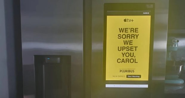 نمایش تبلیغات سریال Pluribus روی یخچال سامسونگ، یک زن را راهی بیمارستان کرد!