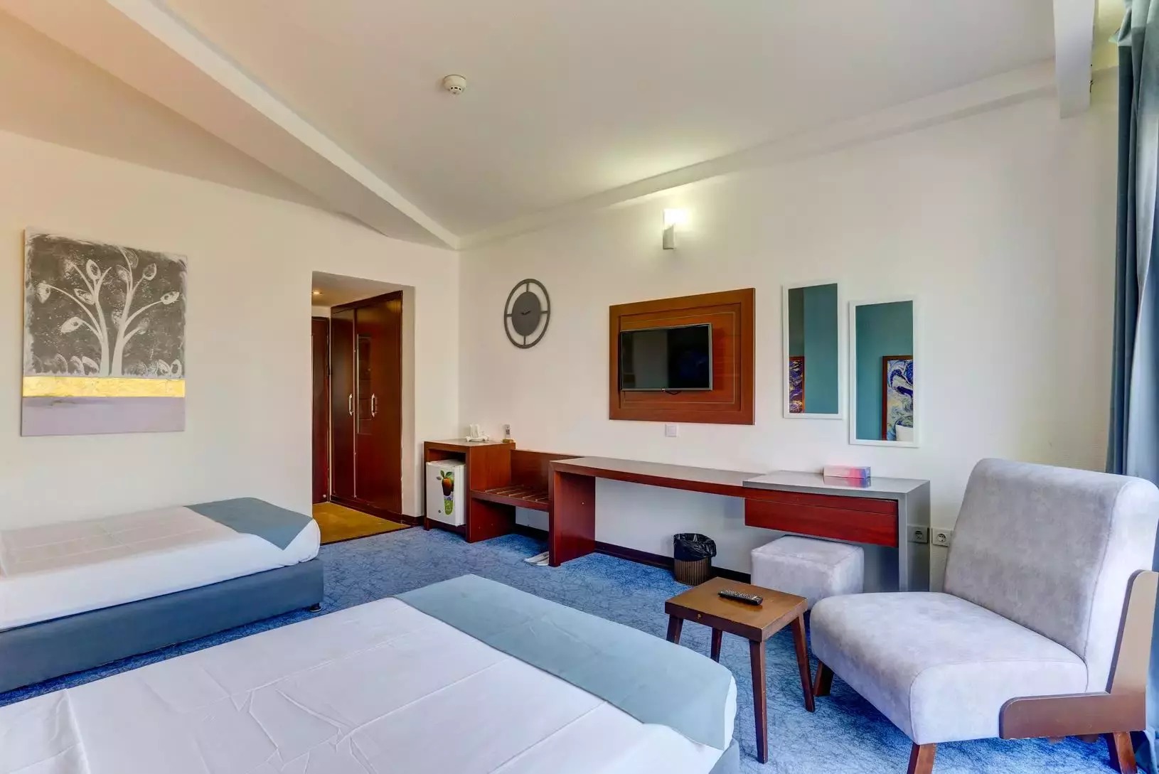 هتل سارا کیش از هتل های نزدیک دریا جزیره