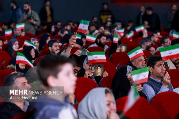 شانزدهمین جشنواره عمار در ایستگاه پایانی؛ بهروز افخمی تجلیل شد