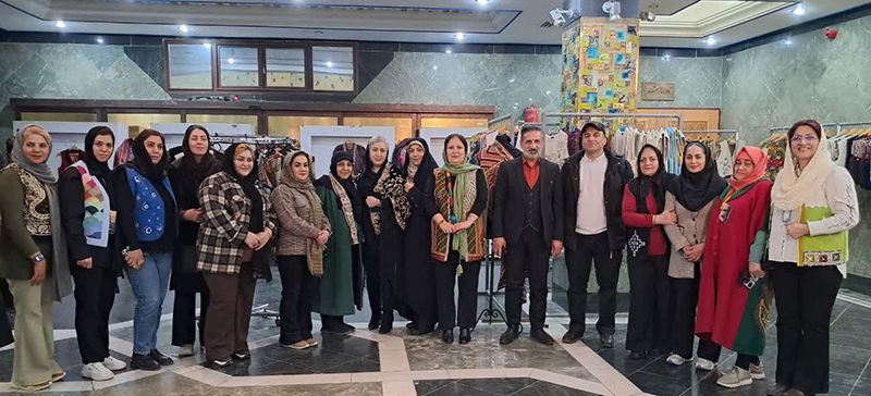 بازگشت مد به ریشهها؛ وقتی جلیقه ایرانی دوباره نقشه فرهنگی ایران را دوخت بازگشت مد به ریشهها؛ وقتی جلیقه ایرانی دوباره نقشه فرهنگی ایران را دوخت