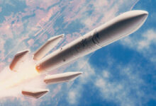 موشک سنگین آریان آماده پرتاب شد موشک سنگین آریان آماده پرتاب شد