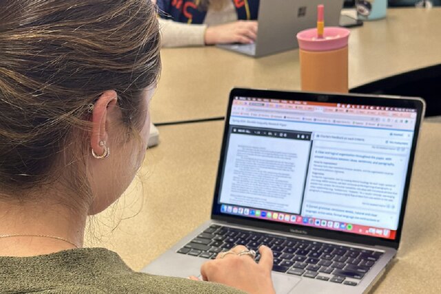 هوش مصنوعی، معلم انشاء دانشجویان میشود هوش مصنوعی، معلم انشاء دانشجویان میشود