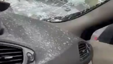 تگرگ شدید در فرانسه شیشه خودروها را خرد کرد