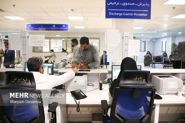 فعالیت پرستارنماها در برخی از بیمارستانهای تهران فعالیت پرستارنماها در برخی از بیمارستانهای تهران
